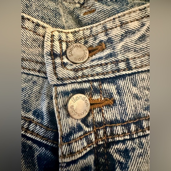 Vintage London London High-Waisted Acid Wash Jeans - Picture 11 of 16